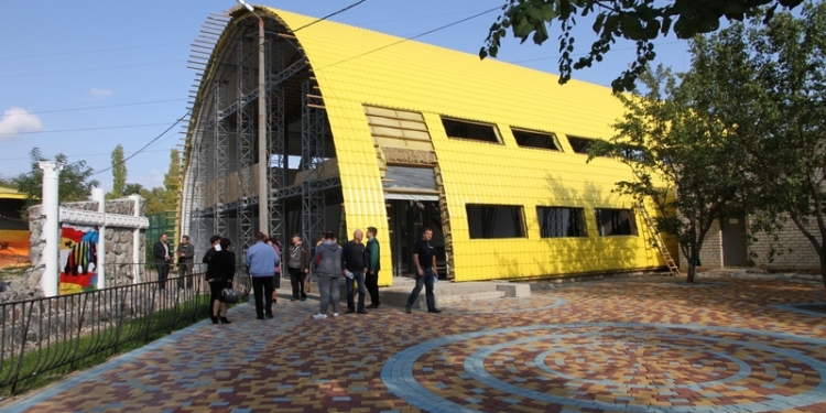 В Николаевском зоопарке ждут жирафов – жирафник готов на 75%