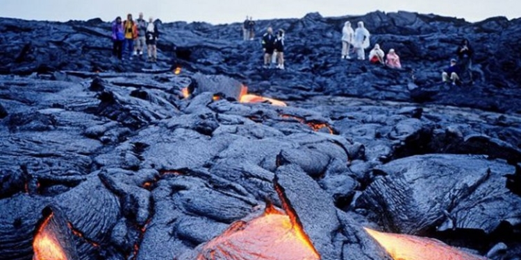 На видео сняли активность гавайского вулкана Килауэа