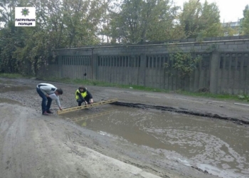 Без профилометра и курвиметра, но с рейкой с измерительным клином: в Николаеве определили самую непроездную улицу