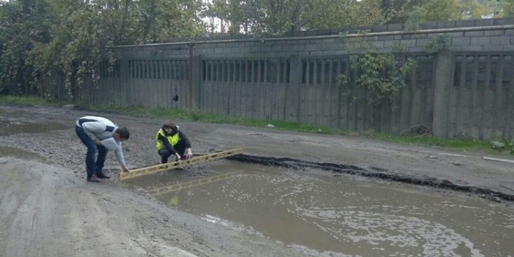 Без профилометра и курвиметра, но с рейкой с измерительным клином: в Николаеве определили самую непроездную улицу