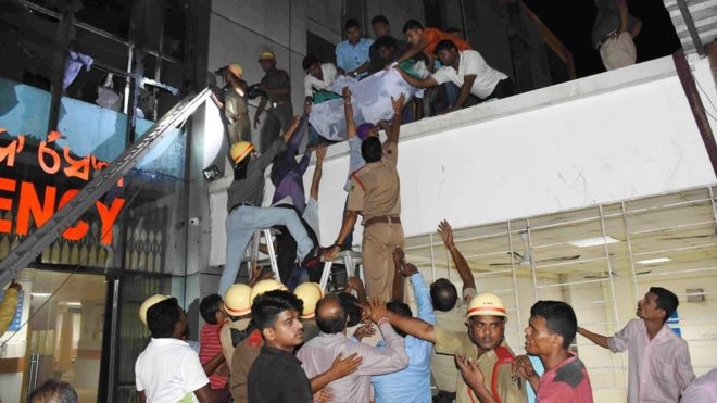 Более 20 человек сгорели при пожаре больницы в Индии