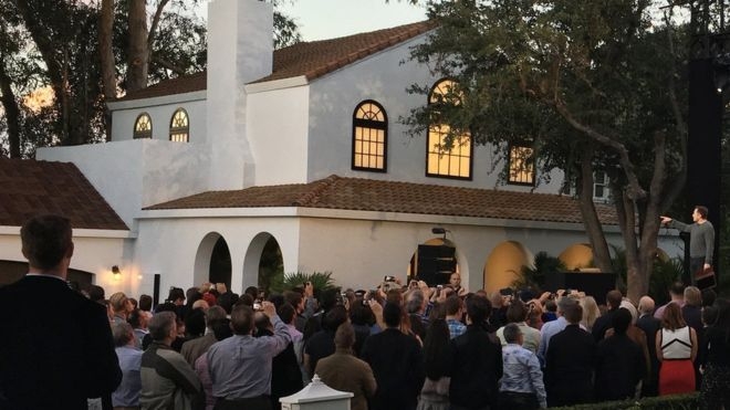 Красиво, выгодно, удобно. Tesla представила крышу-накопитель энергии