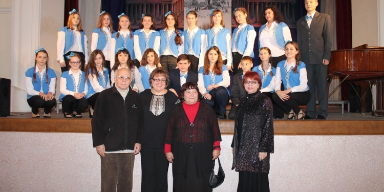 Николаевская музыкальная школа удивила всех своим хором