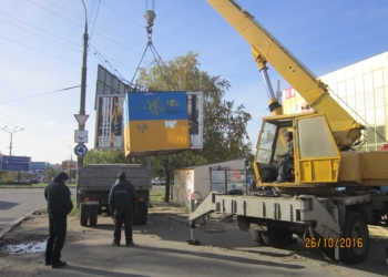 В Николаеве сносят незаконные киоски. Ставят новые и опять сносят
