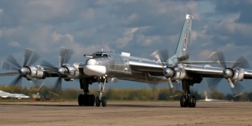 В РФ загорелся стратегический бомбардировщик Ту-95