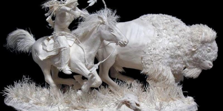 Шедевры: скульптуры из обычной белой бумаги