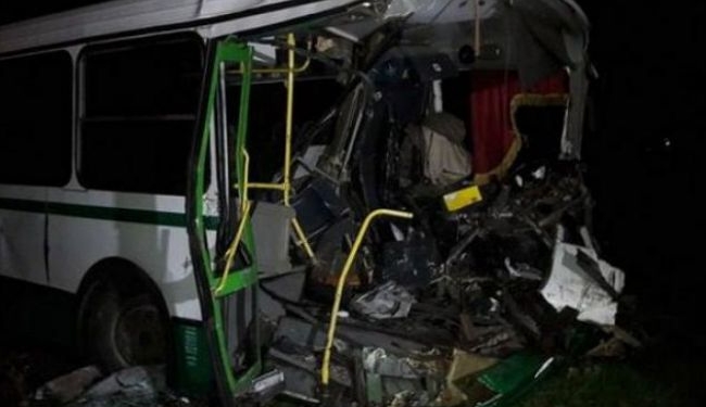 Один из переданных Порошенко БТРов столкнулся с автобусом. Погиб водитель