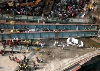 В Италии обрушилась дорожная эстакада: жуткое видео