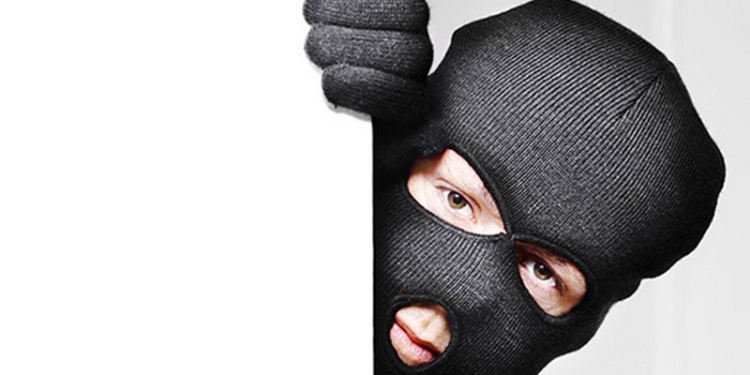 В Николаеве полиция разыскивает грабителей: пять нападений на горожан на улицах и в подъездах