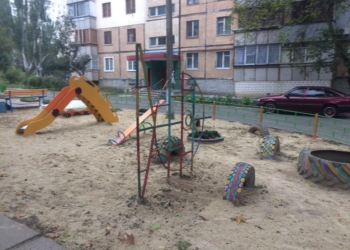 А у нас во дворе. В Николаеве обустроили еще одну детскую площадку