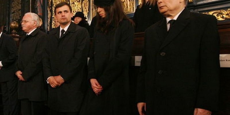 Ярослав Качиньский дал согласие на эксгумацию тела брата, погибшего в авиакатастрофе под Смоленском