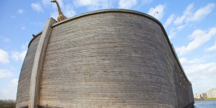 Голландец построил точную копию Ноева Ковчега