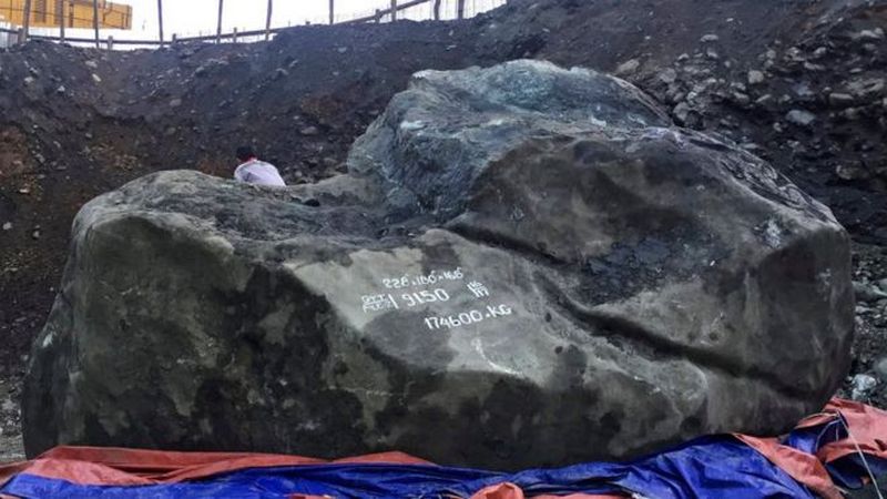 В Мьянме найдена нефритовая глыба весом 175 тонн 1