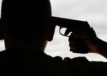 23-летний солдат, который нес службу на границе с Крымом, выстрелил себе в висок из своего же оружия