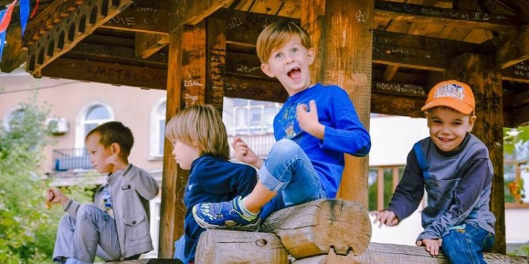 Николаевцев зовут строить “Волшебный картонный замок”