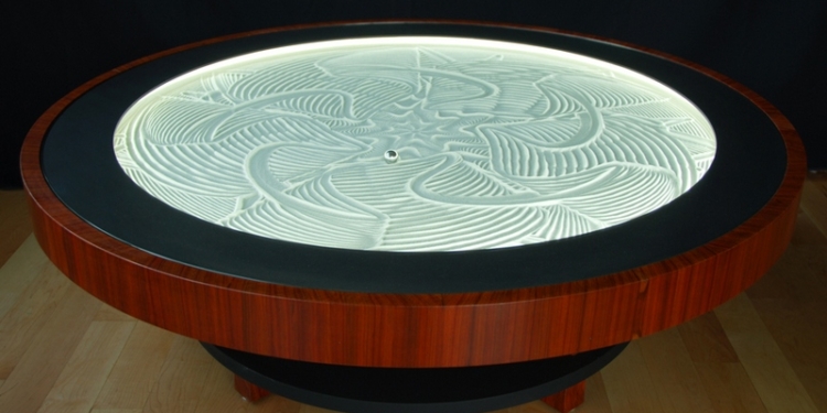 Разработан инновационный кофейный стол, который все время меняется