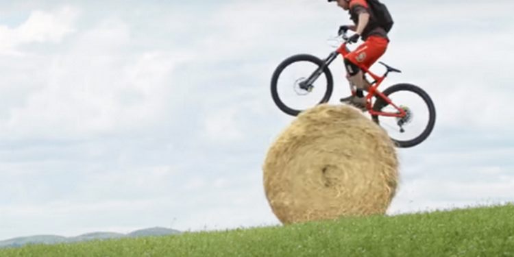 Никаких законов физики. Потрясающие трюки на горном велосипеде