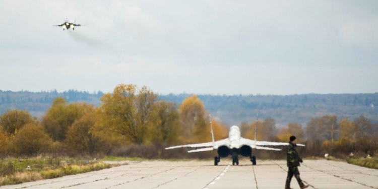 Молодые украинские пилоты участвуют в летно-методическом сборе в Ивано-Франковской области