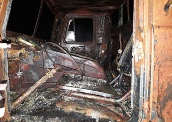 В селе Заречное Новоодеского района дотла сгорел ГАЗ-66