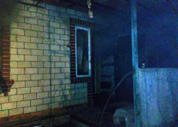 При тушении пожара в Первомайске спасатели обнаружили тело погибшего мужчины