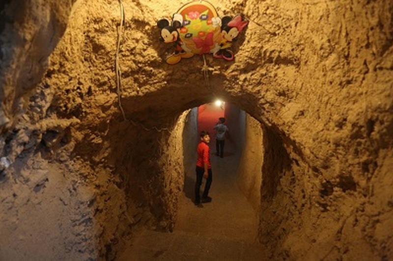 Дети подземелий: в Сирии почти 0,5 миллиона детей живет в 16 осажденных районах 1