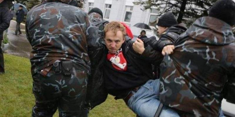 Когда «вчера» встречается с «сегодня»: в Минске пытались сорвать открытие памятника Ленину, но не удалось