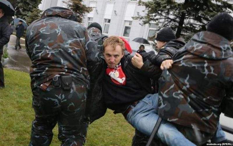 Когда «вчера» встречается с «сегодня»: в Минске пытались сорвать открытие памятника Ленину, но не удалось 1