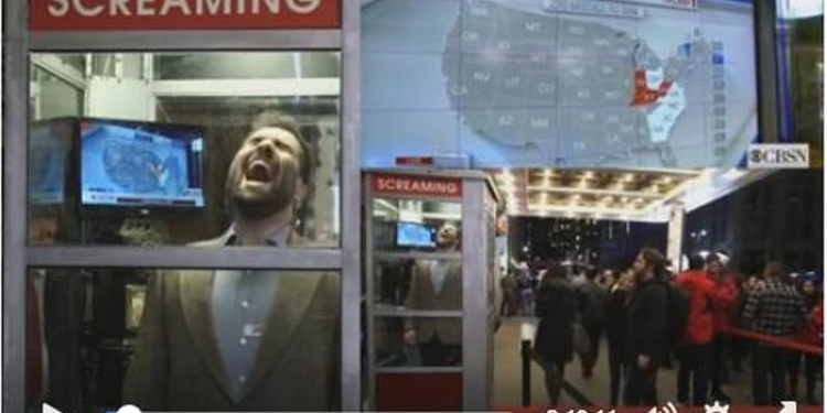 Как американцы избавлялись от выборного стресса? Кричали в будке