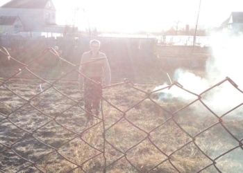 Листья жечь нельзя, но в Николаеве их агрессивно жгут. А тем, кто не согласен, дают по голове