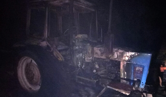 У Зайчевского сгорели сразу три трактора, стоящих в открытом поле