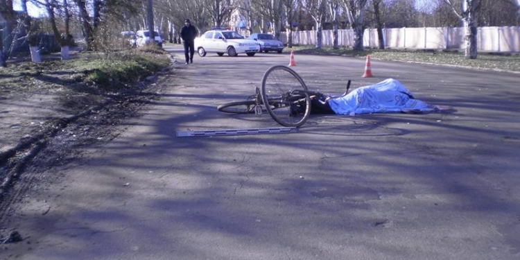 В Очакове насмерть сбили велосипедиста