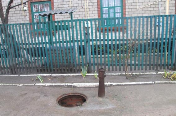 В Первомайске воруют и продукты питания, и крышки канализационных люков