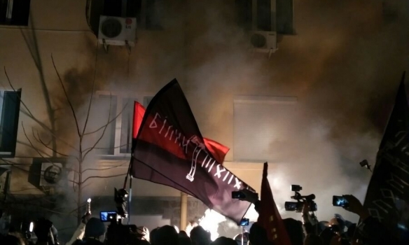 В Киеве подожгли офис Медведчука