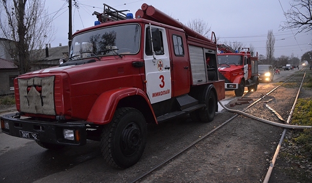 Короткое замыкание электропроводки «подожгло» хозпостройки и в Николаеве, и в Березнеговатом