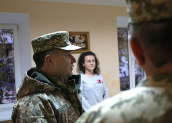 Министр обороны Украины в Николаеве ознакомился с работой Центра по отбору кандидатов на воинскую службу по контракту