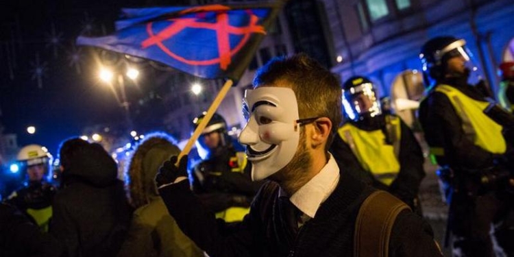 В столице Великобритании прошел “Марш миллиона масок” в поддержку хакеров