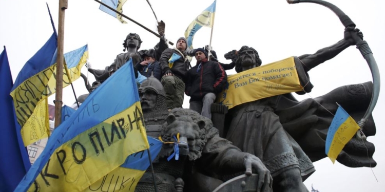 Что происходит сейчас на Майдане. Трансляция