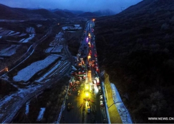 В Китае из-за снега столкнулись 56 автомобилей