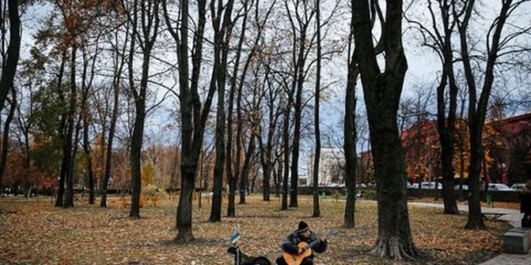 Синоптики обещают Украине потепление и дожди в воскресенье