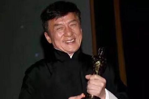 62-летний Джеки Чан получил "Оскар" 1