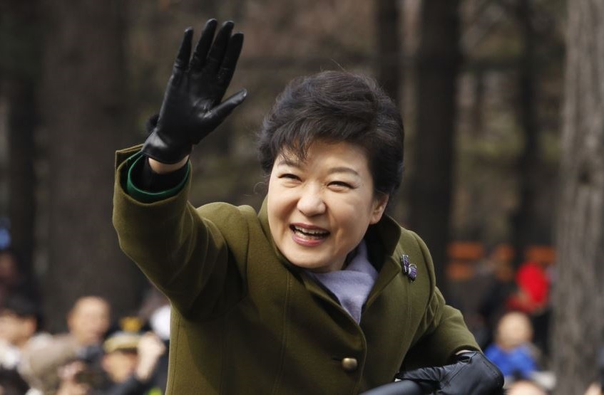 Девичьи тайны. В Южной Корее скандал из-за подруги президента 1