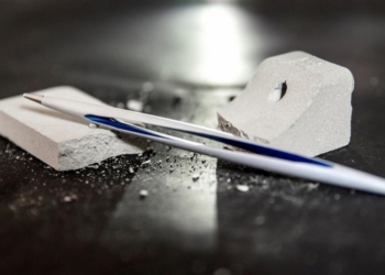 Дизайнеры презентовали ручку, пишущую без чернил