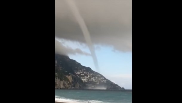 В Италии бушует стихия – в стране пронесся водяной смерч