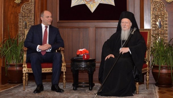 “Мы вас любим и благословляем как церковь-мать”. Патриарх Варфоломей передал привет Украине