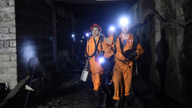 В Китае взрыв на шахте, погибло 13 шахтеров, поисковая операция продолжается 1