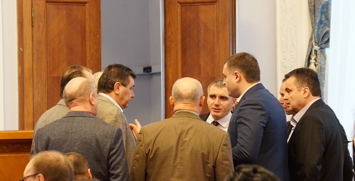 Сессия Николаевского горсовета началась с опозданием
