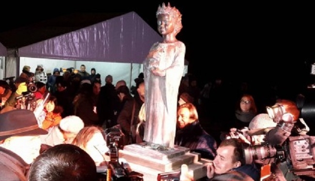 В Киеве открыли странный памятник знаменитой дочери Ярослава Мудрого, прабабушке 30 королей Франции