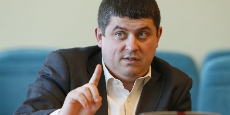 Нардеп от НФ заявил, что “Батькивщина” получает деньги от ОппоБлока