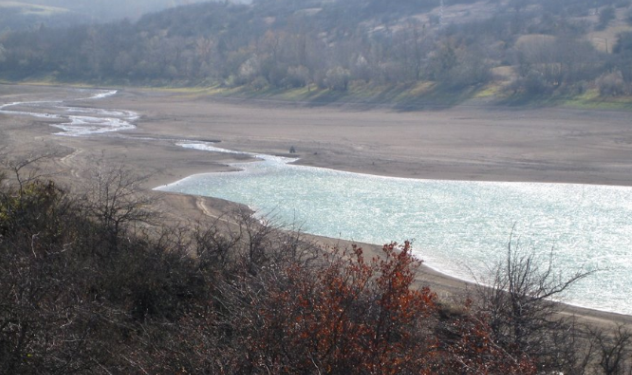 В Крыму пересохли водохранилища. Но вы держитесь