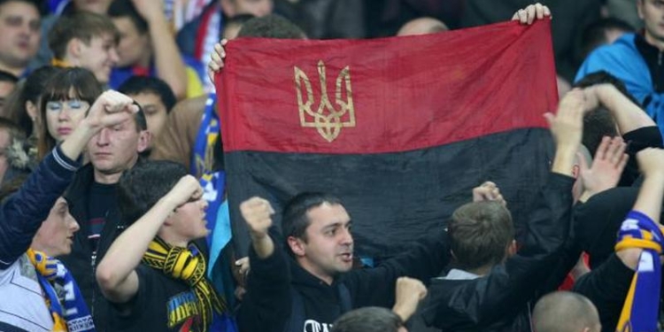 ФФУ заплатит 15000 швейцарских франков за красно-черный флаг на матче с Косово в Кракове – СМИ